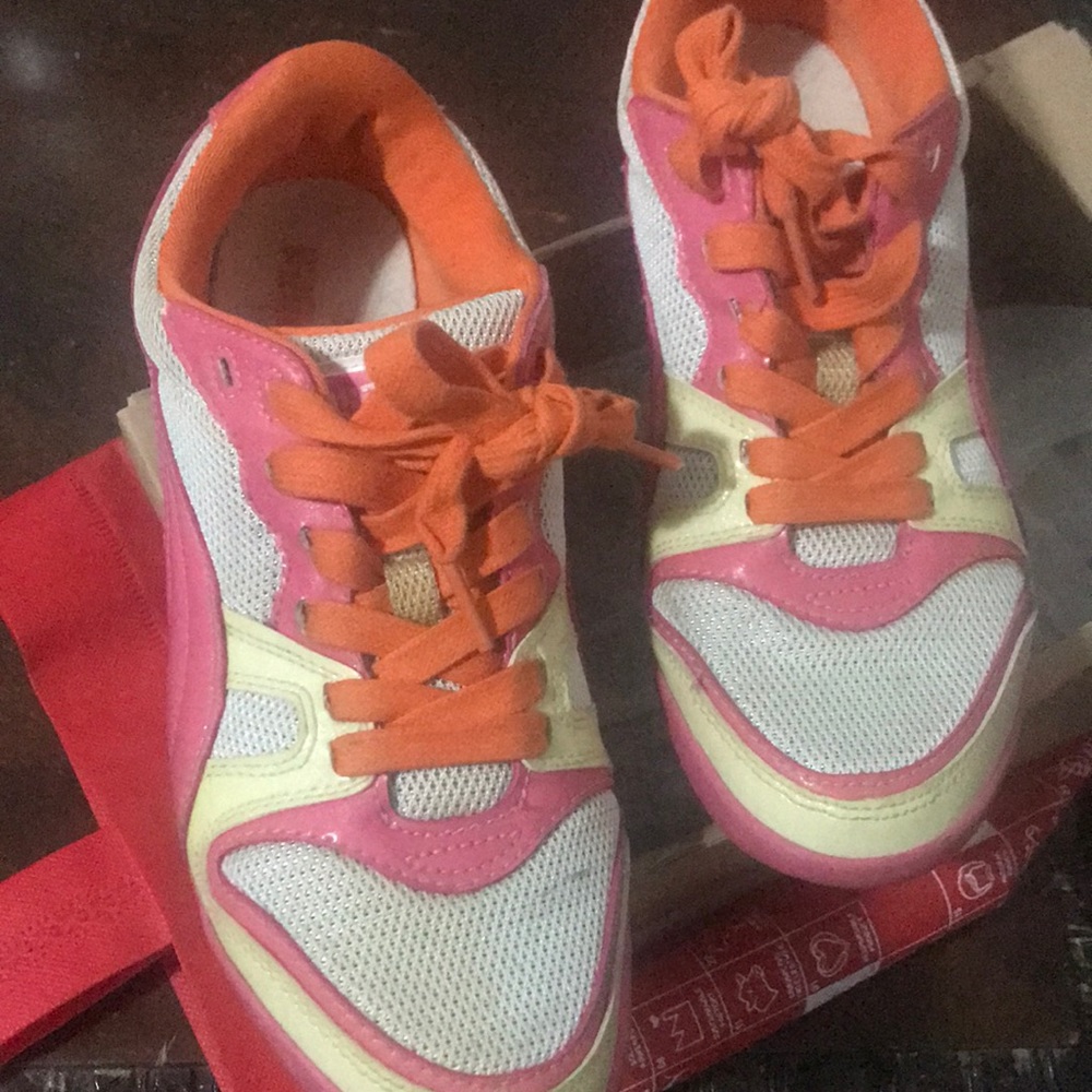 Used Puma womens shoes